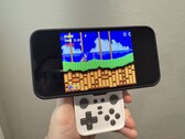 Abxylute M4 Snap-On Mobile Controller в ретро-белом цвете. (Источник изображения: Notebookcheck)
