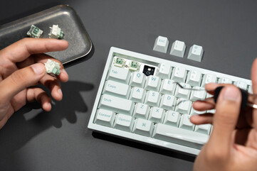 Keychron Q16 HE в белом мятном цвете. (Источник изображения: Keychron)