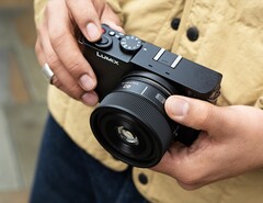 Последний полнокадровый объектив от Panasonic отличается особой компактностью.