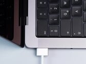На сайте WhatCable представлена информация о кабелях MagSafe и USB-C.