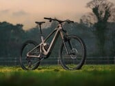 Мощный мотор, лёгкая рама: Mondraker Zendit R