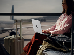 Время автономной работы нового 14-дюймового MacBook Pro (на фото) составляет до 24 часов, утверждает Apple. (Источник изображения: Apple - отредактировано)