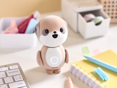 Робот-чат Sharp Poketomo - это ежедневный ИИ-компаньон, который узнает Вас и отвечает на Ваши персональные вопросы. (Источник изображения: Sharp)