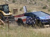 В отличие от Ford F-150 Tremor, Tesla Cybertruck не перегрелся, когда буксировал 10 500 фунтов в гору (Источник изображения: The Fast Lane Truck)