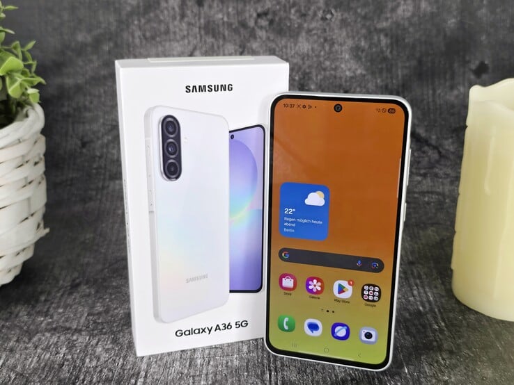 Наше тестовое устройство: Samsung Galaxy A36 5G в потрясающем белом цвете 