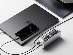Благодаря раннему предложению power bank подешевеет до $149. На фото: Sharge 300 питает 3 устройства одновременно.