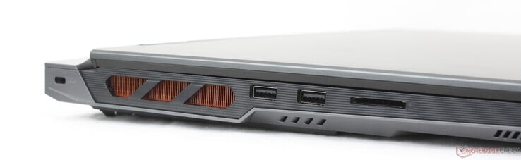 Слева: Кенсингтонский замок, 2x USB-A 3.2 Gen. 1, устройство для чтения карт памяти SD
