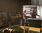 Скриншот из трейлера 2 к GTA VI, демонстрирующий контроллер PlayStation 4