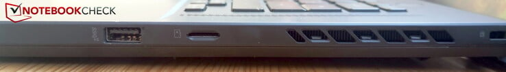 Правая сторона: USB-A 3.2 Gen2, слот microSD, слот замка Kensington