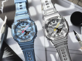 В серии Casio Manga GA-2100MNG представлены двое часов: одни в синем, а другие в белом цветовом решении. (Источник изображения: Casio)