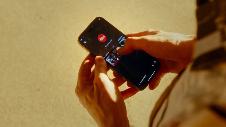 Фотографии с Leica D-Lux 8 можно передавать на смартфон по беспроводной связи.