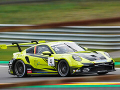 Гоночный автомобиль, снятый в 2022 году.