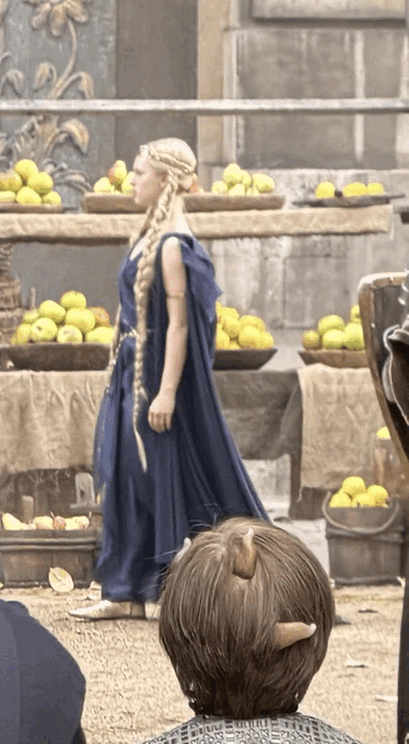 Фанаты считают, что на этом изображении может быть юная Марика и, возможно, ребенок Омен.