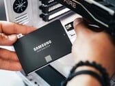 Один моддер превращает SSD-накопители несколько старших моделей в игровые картриджи.