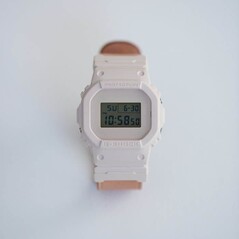 Сотрудничество Casio x Hender Scheme в 2017 году - модель DW-5600HS-4JF. (Источник изображения: Elite Timepiece HK - Гонконг)