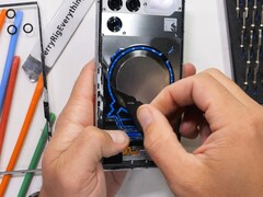 Система активного охлаждения RedMagic 11 Pro раскрыта. (JerryRigEverything на YouTube)