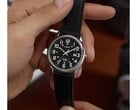 Модель Timex TW2Y12800JQ оснащена корпусом серебристого цвета диаметром 38 мм.
