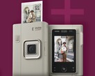 Гибридная моментальная камера Fujifilm Instax LiPlay+ может печатать фотоколлажи, используя снимки, сделанные передней и задней камерами. (Источник изображения: Fujifilm)