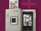 Гибридная моментальная камера Fujifilm Instax LiPlay+ может печатать фотоколлажи, используя снимки, сделанные передней и задней камерами. (Источник изображения: Fujifilm)