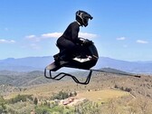 Airbike может развивать скорость до 102 километров в час.  (Источник изображения: Скриншот видеоролика испытаний Volonaut)
