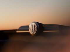 Вид крупным планом на твитер Bowers & Wilkins внутри нового Volvo EX60. (Изображение: Volvo)