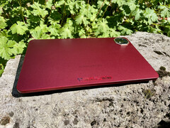 Большой 12-дюймовый планшет Teclast T60 AI оснащен стереодинамиками и 3,5-мм разъемом для наушников (Источник изображения: Notebookcheck)