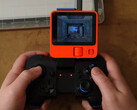 Игры на Rabbit R1 не так уж плохи, если у Вас есть беспроводной контроллер и Вас не смущает крошечный экран (источник изображения: Bringus Studios)
