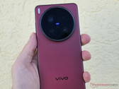Время автономной работы Vivo X200 Ultra уже впечатлило нас, когда мы рассматривали устройство летом. (Источник изображения: Notebookcheck)