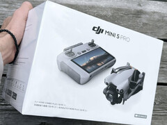 По всей видимости, DJI уже начал отправлять розничные экземпляры Mini 5 Pro влиятельным лицам. (Источник изображения: Reddit)