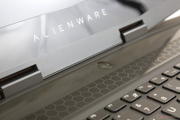 Купить Ноутбук Dell Alienware 15 A15-8406