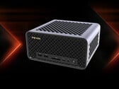 Модель FA80G доступна в конфигурации с процессором AMD Ryzen 9 9950X3D. На изображении: рекламное фото, демонстрирующее переднюю панель мини-ПК (отредактировано).