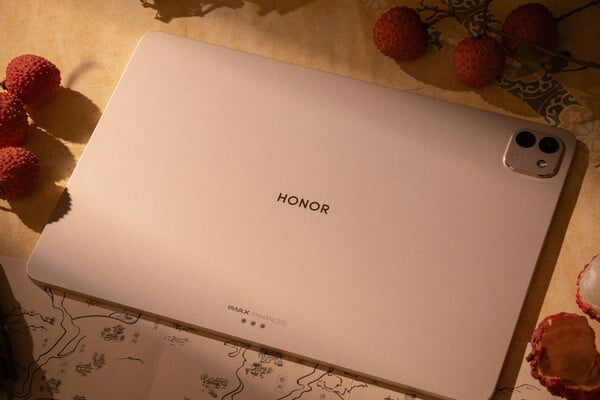 Фотография, показывающая, как выглядит Honor MagicPad. (Источник изображения: Digital Chat Station)