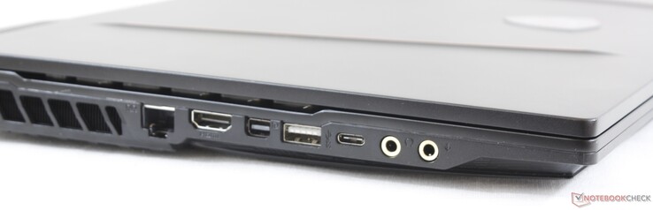 Слева: Щель замка Kensington, RJ-45 Ethernet 10/100/1000, mini-DisplayPort, USB A (3.2 Gen 2), USB C (3.2 Gen 2), гнездо 3.5 мм под наушники, гнездо 3.5 мм под микрофон