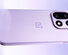 OnePlus 15 в туманно-фиолетовом цвете. (Источник изображения: OnePlus, отредактировано)