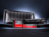 Sandisk NAS 600 SATA SSD и NAS 800 NVMe SSD перед корпусом NAS