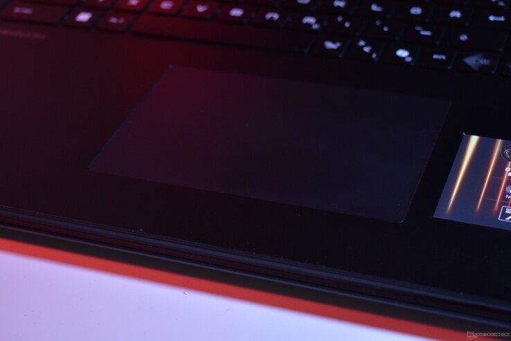 MSI Raider A18: Тачпад