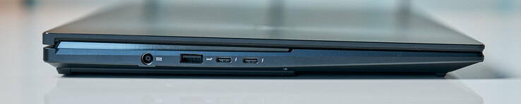 Левая сторона: разъем питания, USB Type-A 3.2 Gen 2, 2x USB-C (Thunderbolt, Power Delivery, DisplayPort)