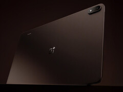 Пока что OnePlus показал Pad 4 в единственном цветовом варианте.