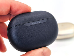 Темно-синий цвет с фактурной отделкой