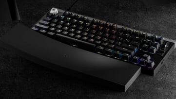 Клавиатура Logitech Pro X2 Rapid оснащена силиконовой подставкой для ладоней XL, двумя уровнями регулировки угла наклона, сменными клавишами, OLED-дис
