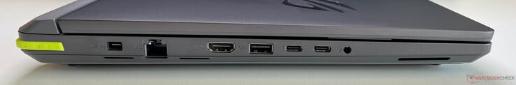 Слева: питание, Ethernet (2,5 Гбит/с), HDMI 2.1 FRL, USB-A 3.2 Gen.2 (10 Гбит/с), 2x USB-C 4.0 с Thunderbolt 5 (120 Гбит/с, режим DisplayPort ALT, Power Delivery), 3,5-мм аудио
