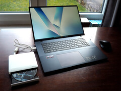 Обзор ноутбука Asus VivoBook 18: Огромный экран теперь дешевле $1000