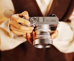 Новые конвертеры Viltrox позволяют фотокамере Fujifilm X100 VI предлагать фокусные расстояния 28 мм и 50 мм. (Источник изображения: Fujifilm)