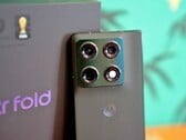 Motorola Razr Fold прилагает все усилия, чтобы стать лучшим складным смартфоном с камерой.