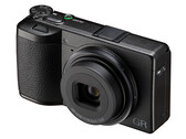 Ricoh анонсирует компактную цифровую камеру GR IV с объективом 28 мм. (Источник изображения: Ricoh)