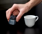Зарядное устройство Rolling Square SuperTiny 65W дешевле на Amazon. (Источник изображения: Rolling Square через Facebook)