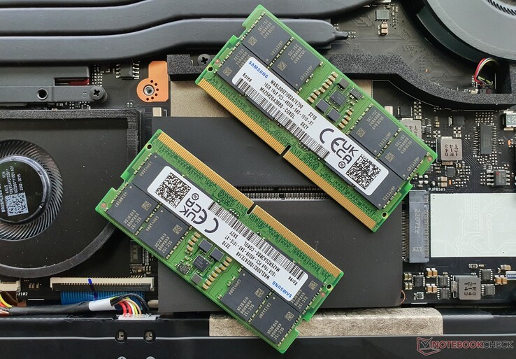 Две одноранковых планки DDR5-4800 по 16 ГБ каждая