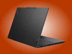 Модель ThinkPad E14 Gen 8 AMD доступна исключительно в чёрном цвете.