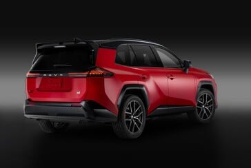 Подключаемый гибрид Toyota RAV4 GR Sport 2026 года