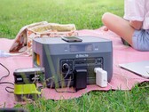 Обе модели BaseCharge имеют различные варианты мощности, включая беспроводную зарядную поверхность (Источник изображения: BioLite)